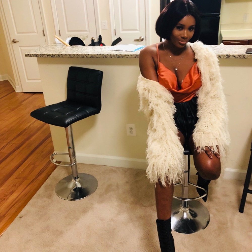 Meet your Posher, Pamela